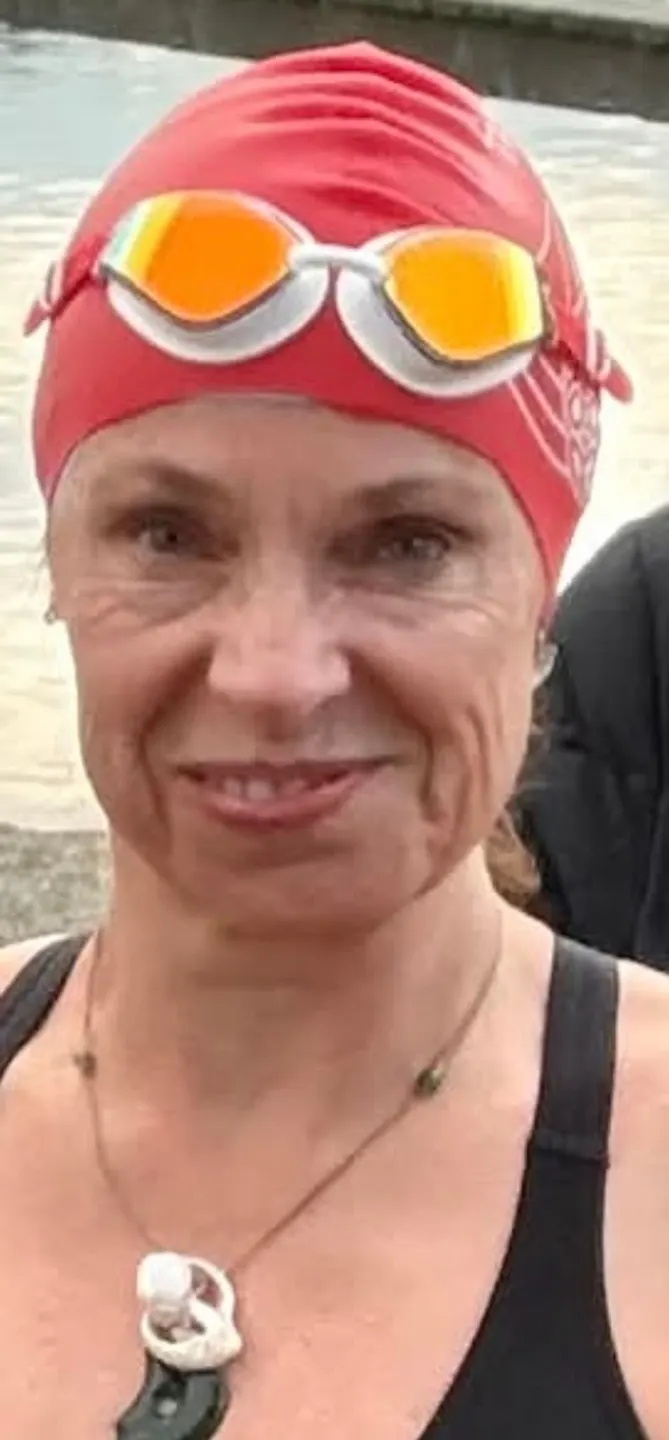 Amanda I., verified customer photo wearing NanoClear™ Recon goggles